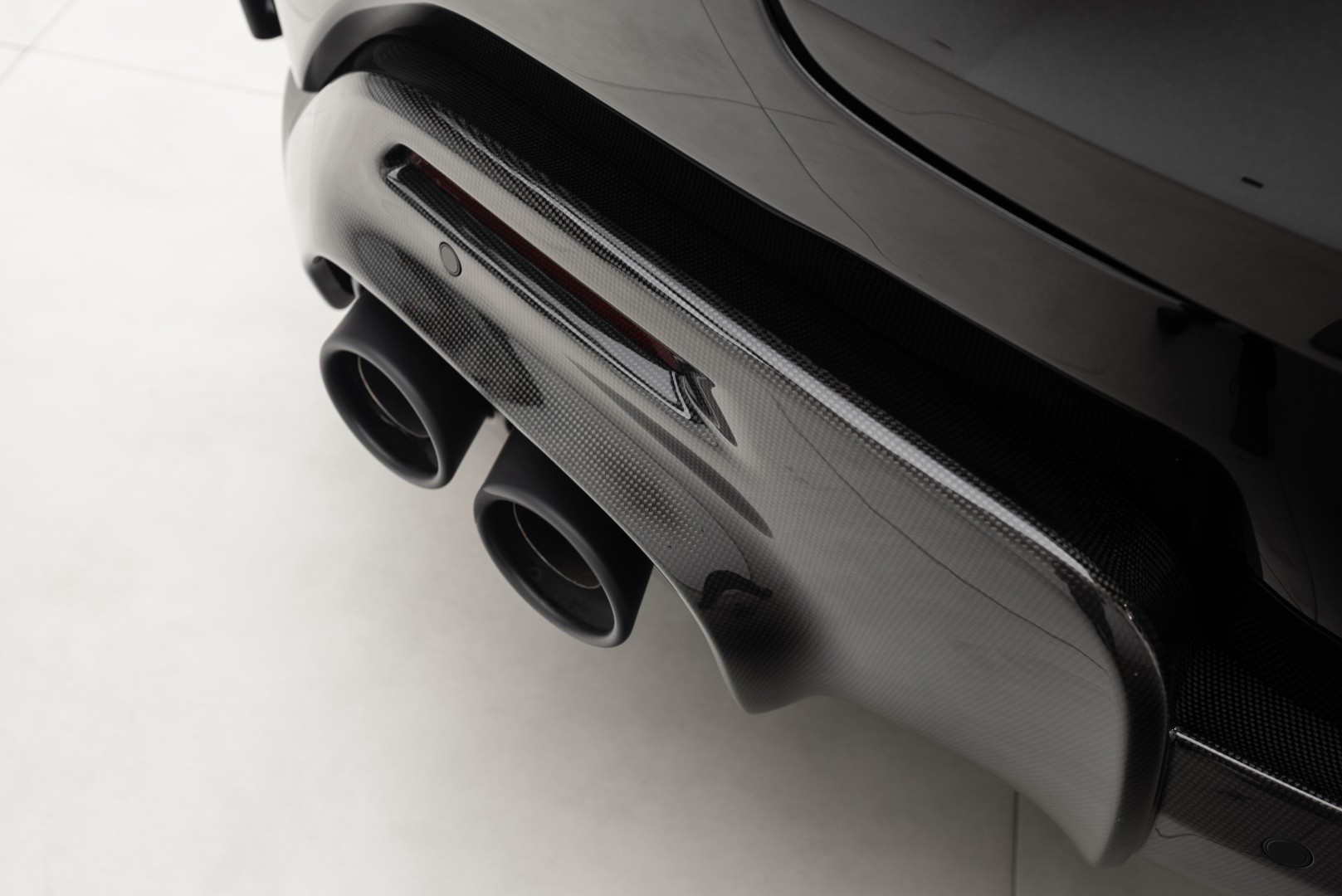 2025 FERRARI PUROSANGUE | FULL CARBON | MAIN DEALER SERVICE | HIGH SPEC